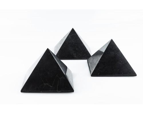 Набор из полированных пирамид из шунгита 4 см, 5 см, 6 см
