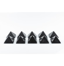 Набор полированных пирамид из шунгита  3 см 10 штук