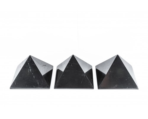 Набор из 3  полированных пирамид из натурального шунгита 10 см