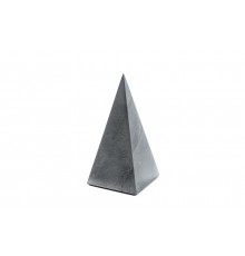 Пирамида из шунгита полированная высокая 5 см